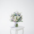 White roses with cotton 白玫瑰，棉花花球