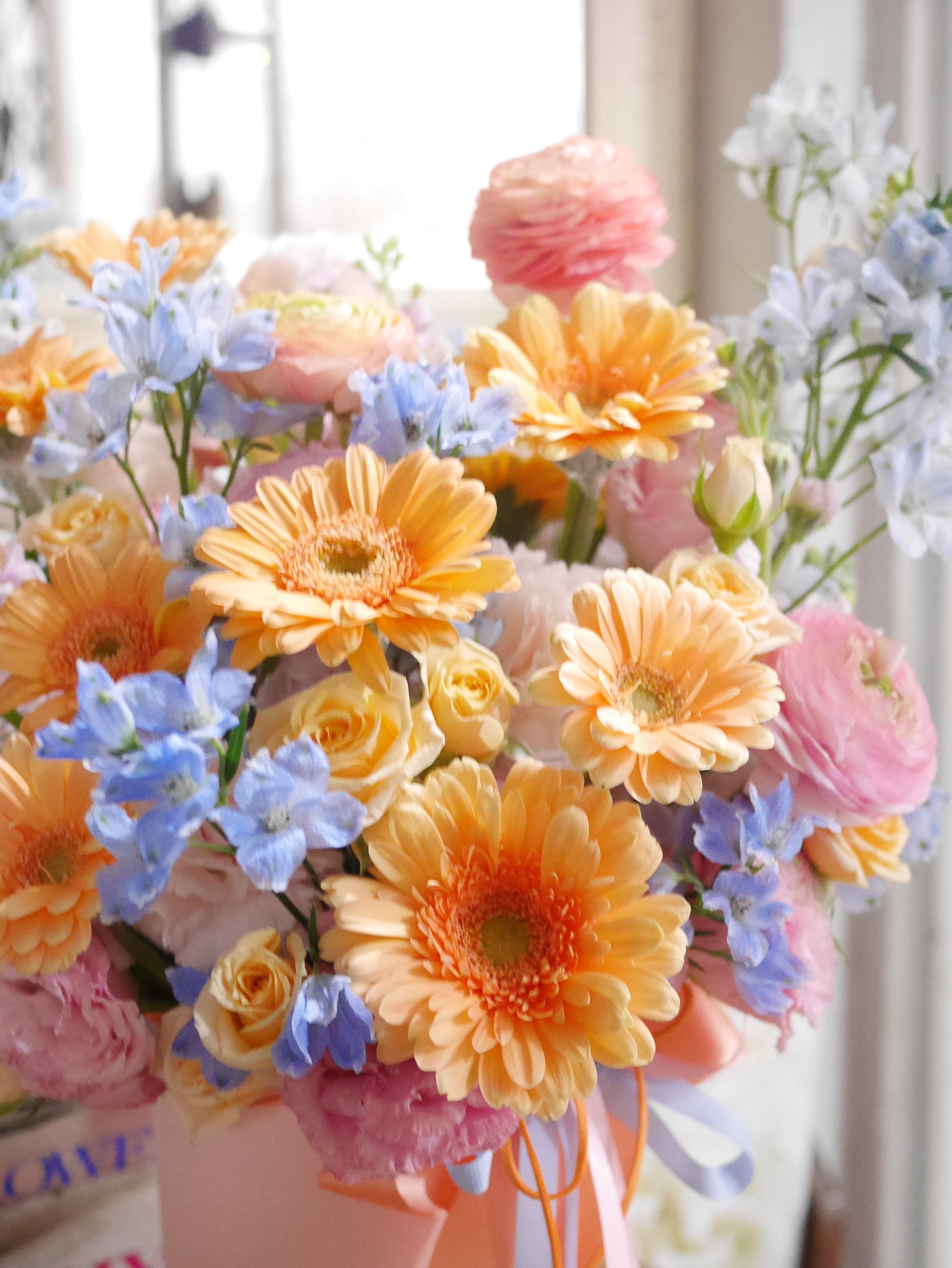 Gerbera flower box. 馬卡龍太陽花抱抱桶